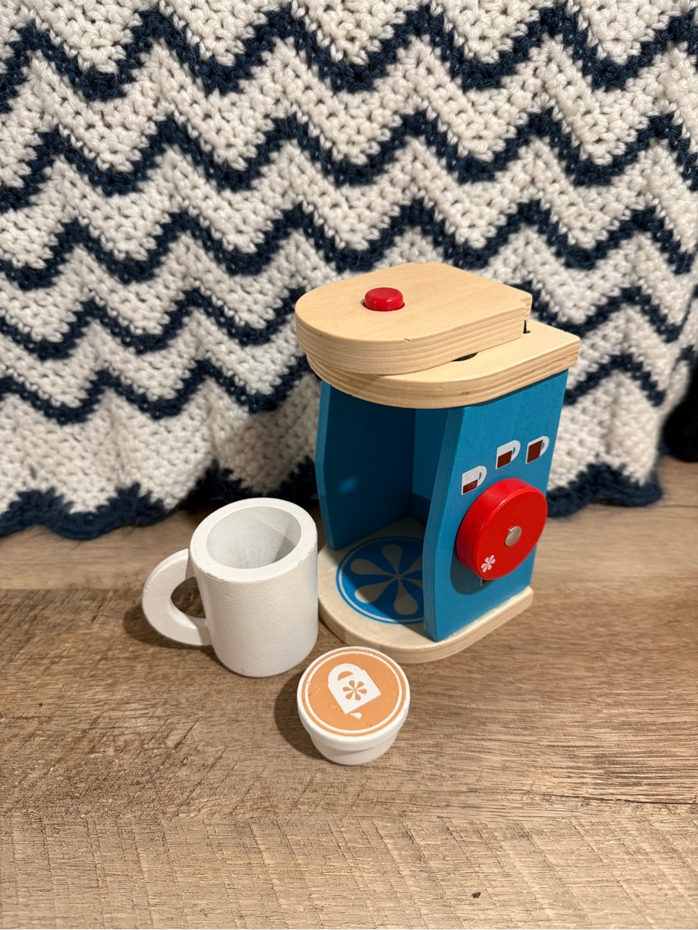 Melissa & Doug Blue and Red Wooden Toy Coffee Maker with White Cup